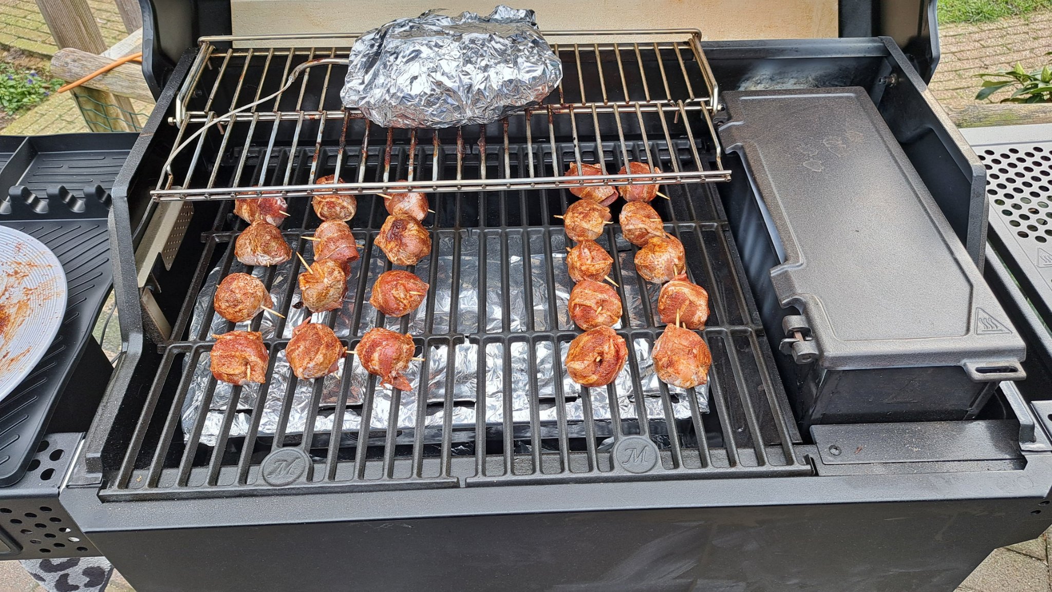 Moinkballs op de BBQ.jpeg